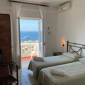 Camera con letto king size